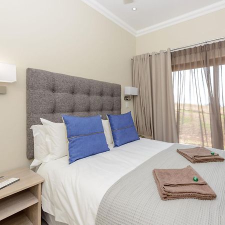 Cayley Mountain Resort Champagne Valley Bagian luar foto