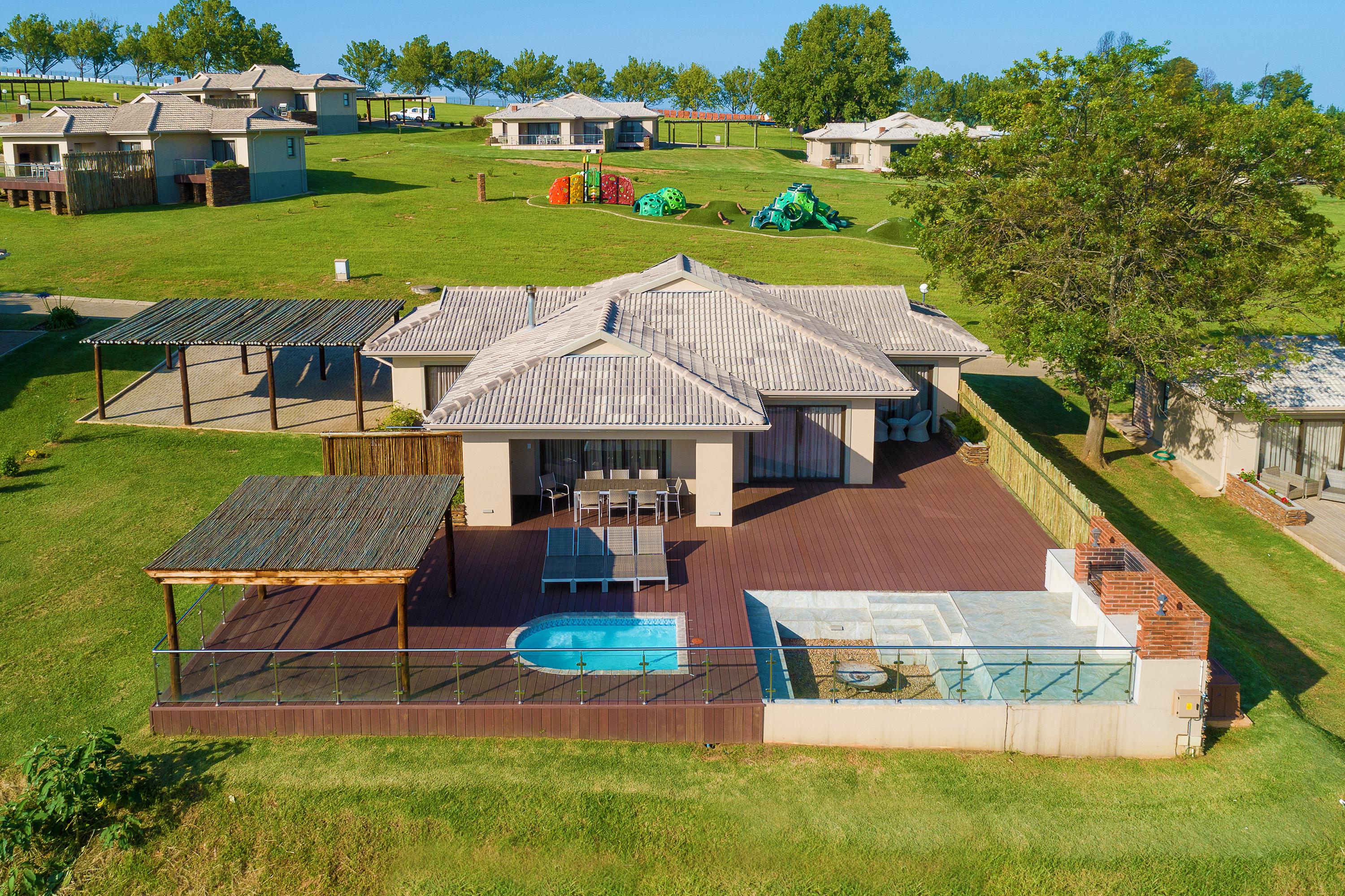 Cayley Mountain Resort Champagne Valley Bagian luar foto