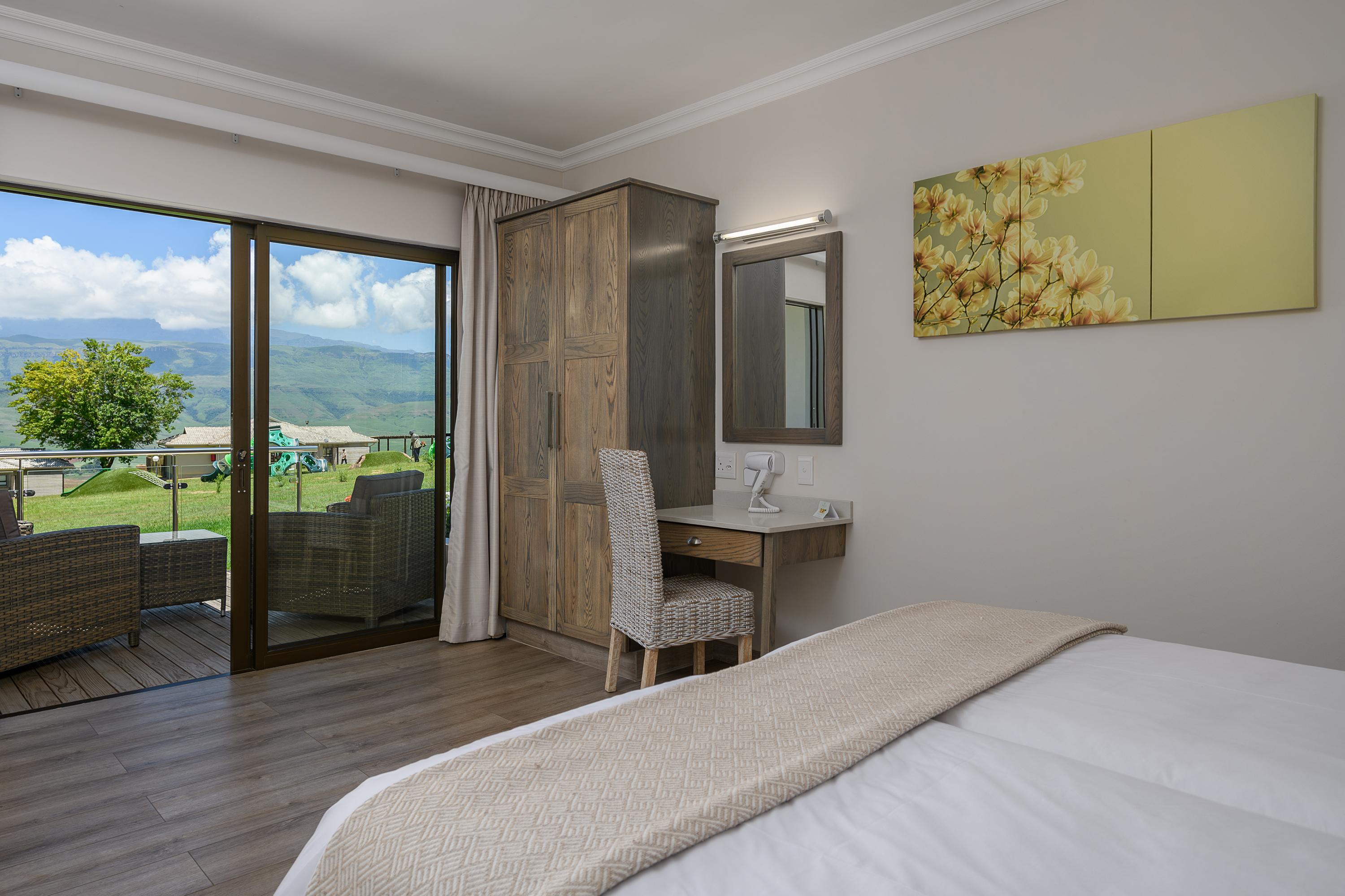 Cayley Mountain Resort Champagne Valley Bagian luar foto