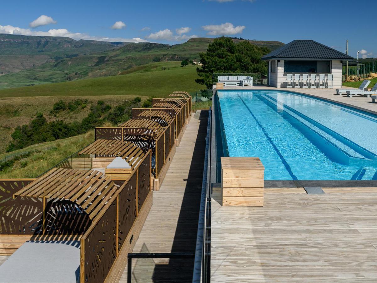 Cayley Mountain Resort Champagne Valley Bagian luar foto