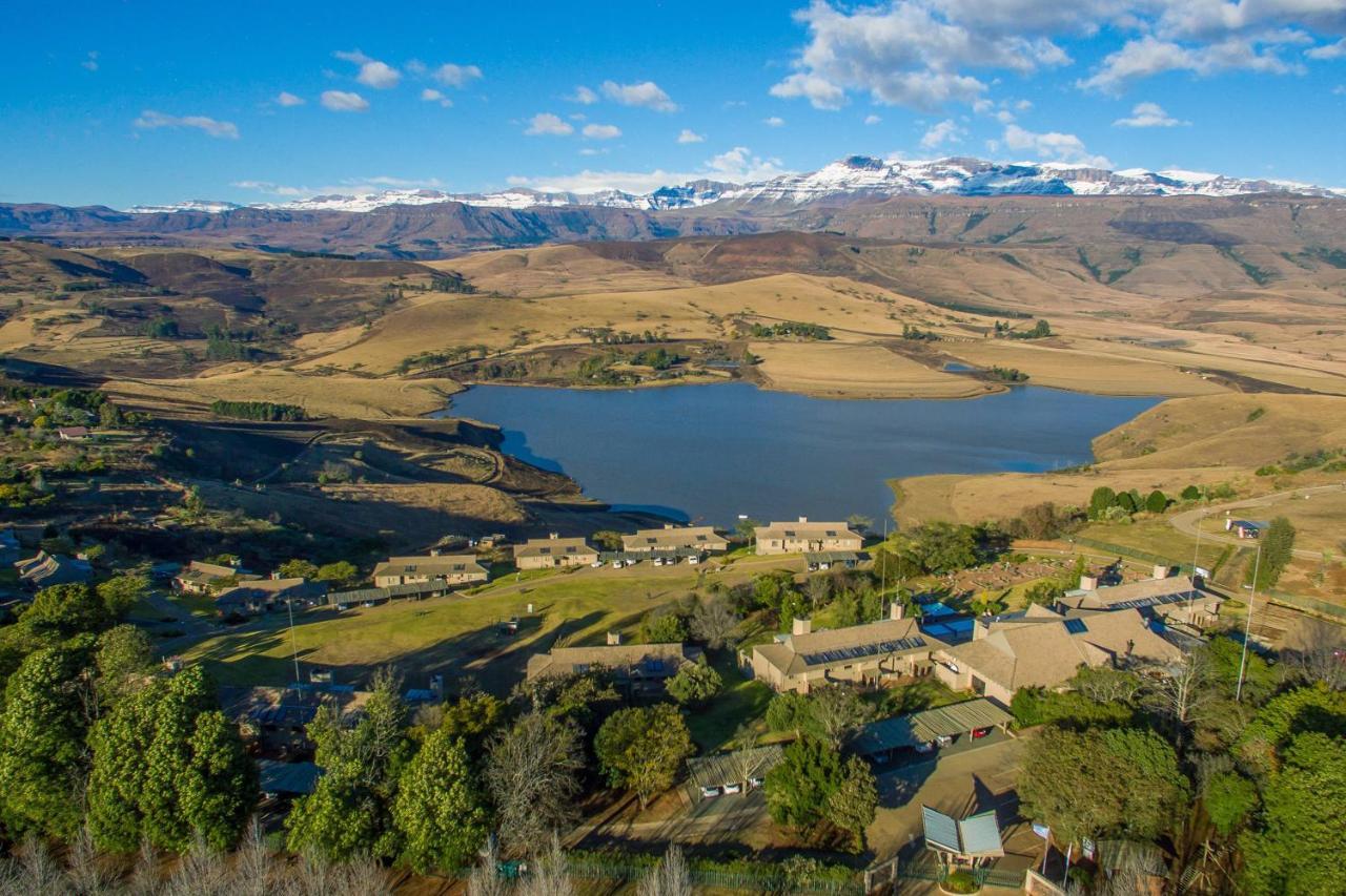 Cayley Mountain Resort Champagne Valley Bagian luar foto