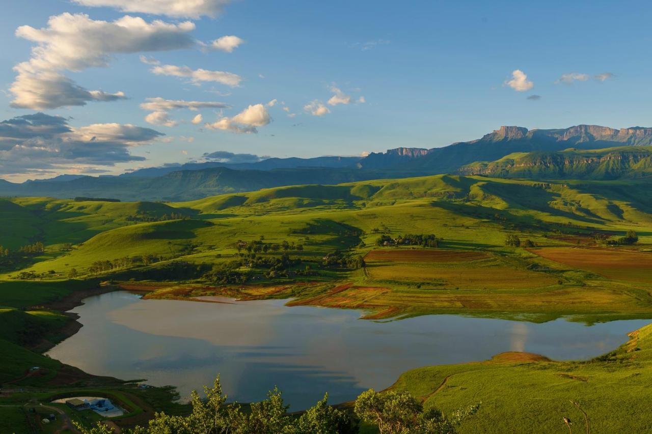 Cayley Mountain Resort Champagne Valley Bagian luar foto